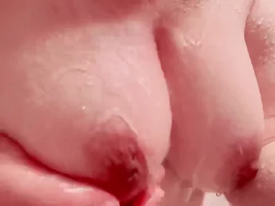 熟女美少妇洗澡大奶子